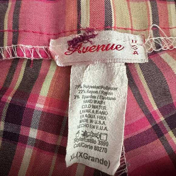 Pink Plaid Knee-Length Shorts Womens XL Avenue Polyester & Rayon Blend Stylish & - Picture 3 of 7